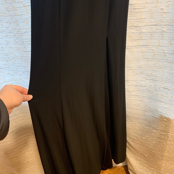 Black dress - Picture 7 of 8